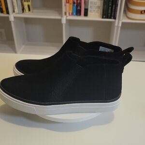 Toms Black Athletic Shoes